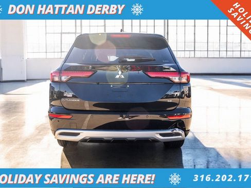 Used 2022 Mitsubishi Outlander SE image 35