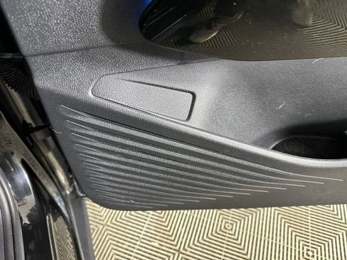 Used 2022 Volkswagen ID.4 Pro image 29