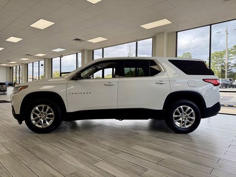 Used 2021 Chevrolet Traverse LS image 4