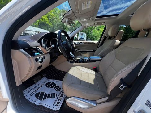 Used 2017 Mercedes-Benz GLS 550 4MATIC image 9