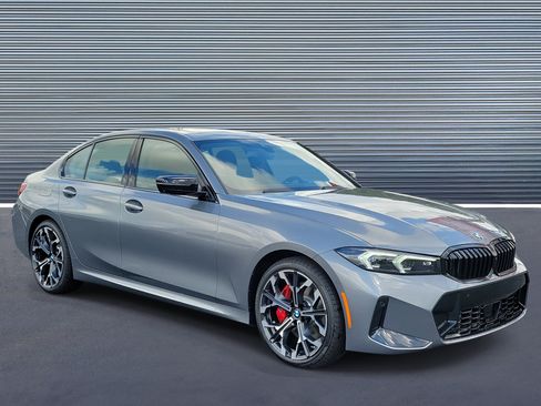 New 2026 BMW 330i Sedan w/ M Sport Package RWD image 2