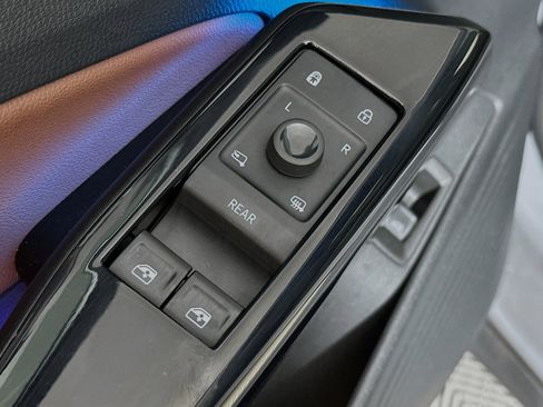 Used 2021 Volkswagen ID.4 Pro S w/ Gradient Package image 18