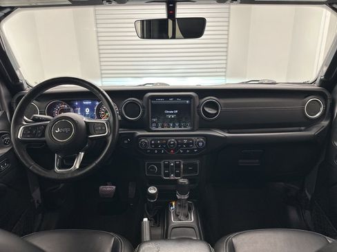 Used 2018 Jeep Wrangler Unlimited Sahara image 17