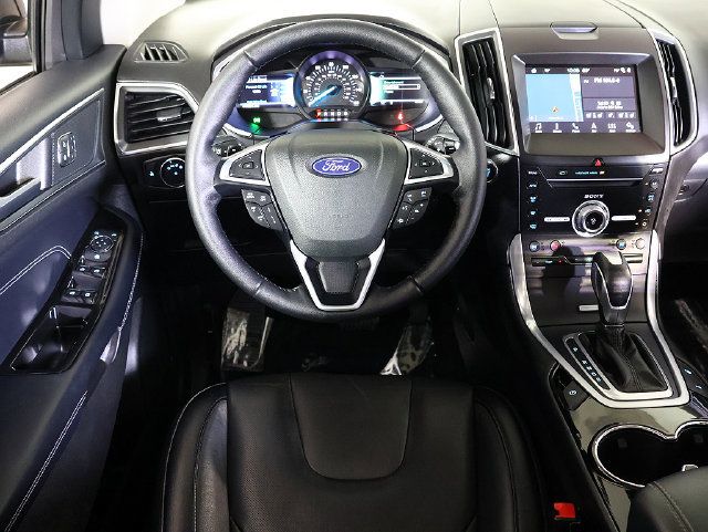 Used 2018 Ford Edge Titanium w/ Equipment Group 302A AWD/4WD image 3