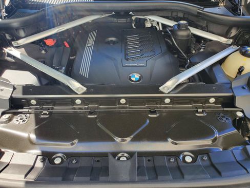 Used 2020 BMW X7 xDrive40i w/ Cold Weather Package AWD/4WD image 17