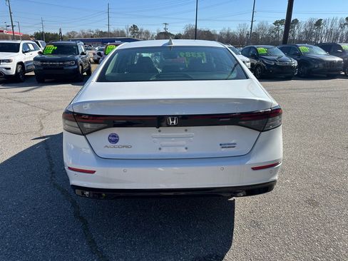 Used 2024 Honda Accord Touring image 4