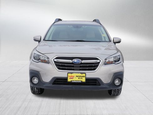 Used 2019 Subaru Outback 2.5i Premium image 2