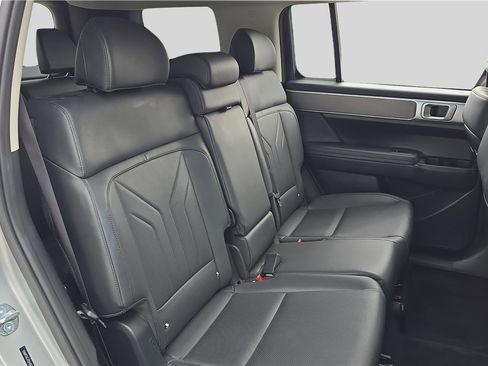 Used 2025 Hyundai Santa Fe SEL image 17