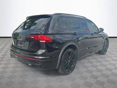 Used 2022 Volkswagen Tiguan SE R-Line image 6