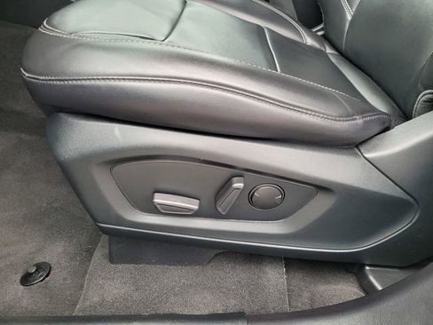 Certified 2022 Ford Explorer XLT w/ Equipment Group 202A image 14