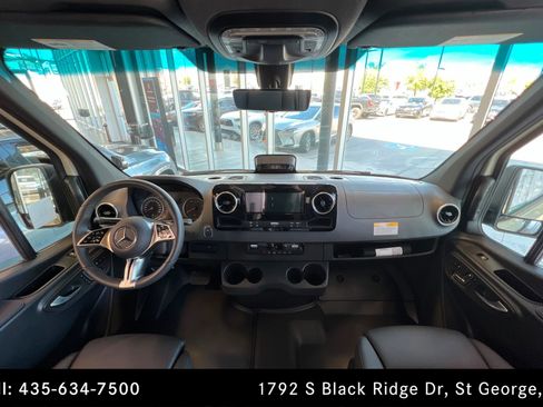 Used 2025 Mercedes-Benz Sprinter 2500 image 6