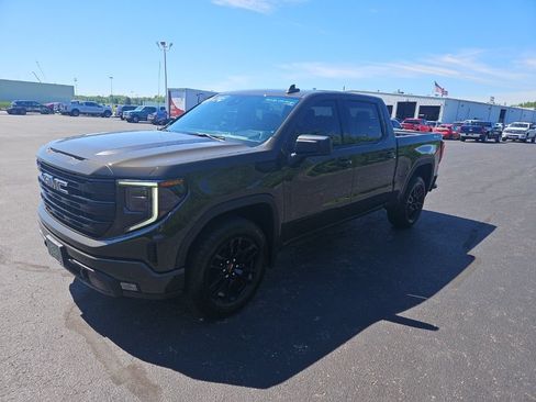 Used 2024 GMC Sierra 1500 Elevation AWD/4WD image 3