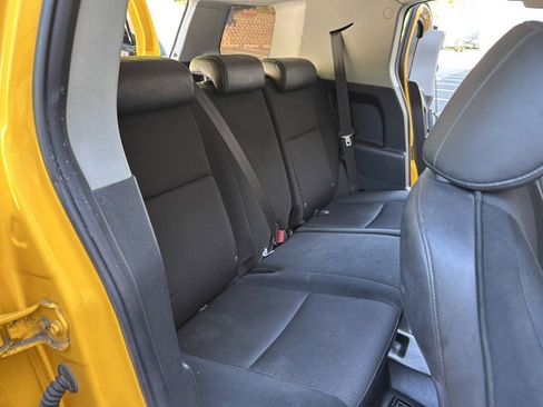 Used 2007 Toyota FJ Cruiser 4WD image 28