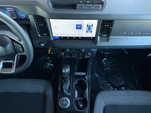New 2025 Ford Bronco 4-Door AWD/4WD image 15