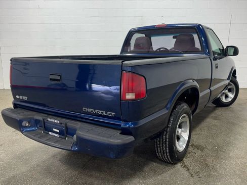 Used 2001 Chevrolet S10 Pickup LS w/ Preferred Equipment Group image 5