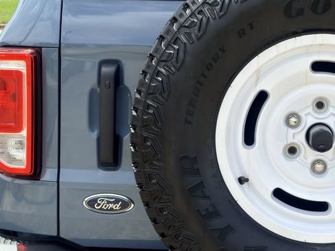 Used 2025 Ford Bronco Heritage Edition AWD/4WD image 9