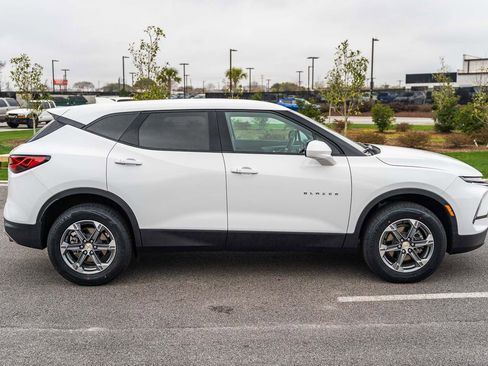 Used 2025 Chevrolet Blazer LT image 8