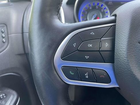 Used 2018 Chrysler 300 Limited w/ Safetytec Plus Group AWD/4WD image 23