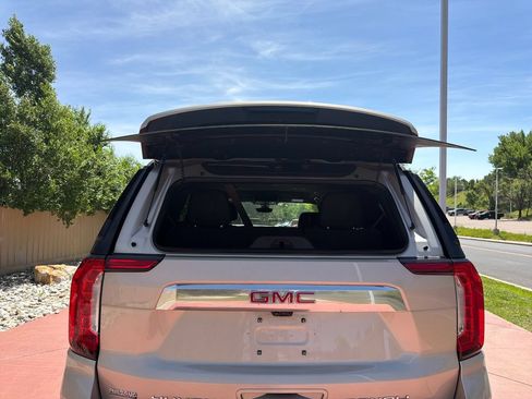 Used 2021 GMC Yukon Denali w/ Advanced Technology Package AWD/4WD image 30