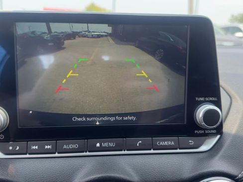 Used 2022 Nissan Sentra SV image 17