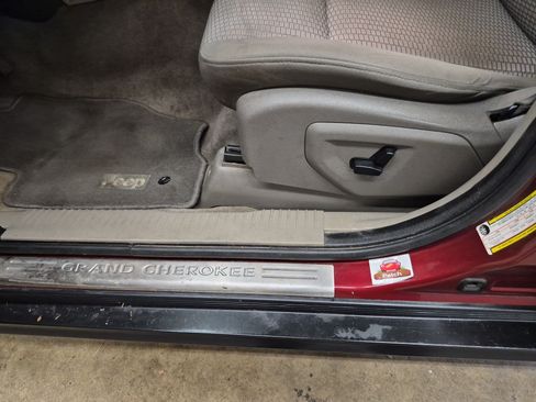 Used 2008 Jeep Grand Cherokee Laredo RWD image 12