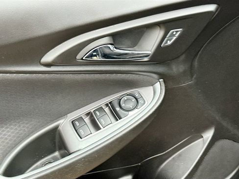 Used 2024 Chevrolet Malibu LT image 17