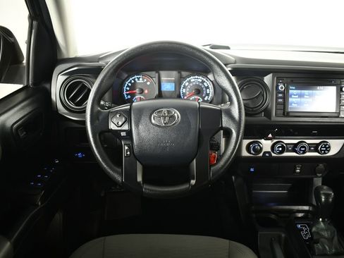 Used 2017 Toyota Tacoma SR image 19