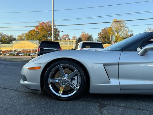 Used 2007 Chevrolet Corvette Convertible w/ Preferred Equipment Group image 10
