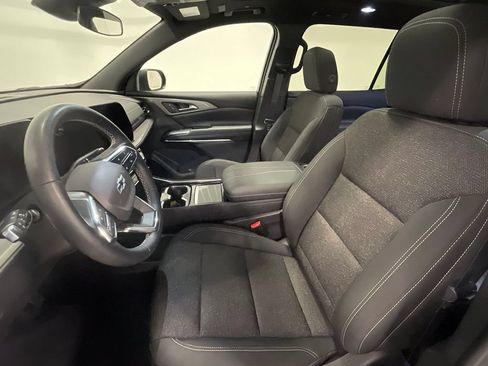 Used 2024 Chevrolet Traverse LT w/ Midnight/Sport Edition AWD/4WD image 3