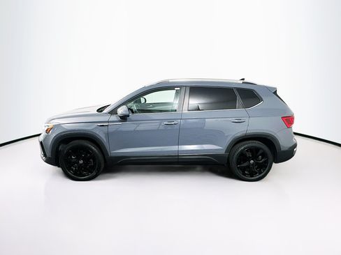 Used 2022 Volkswagen Taos SE FWD image 4