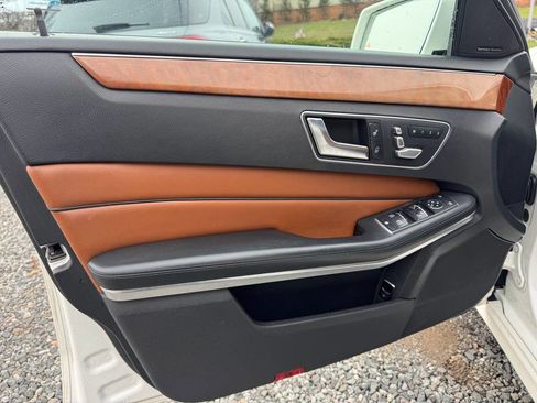 Used 2014 Mercedes-Benz E 350 4MATIC Sedan image 26
