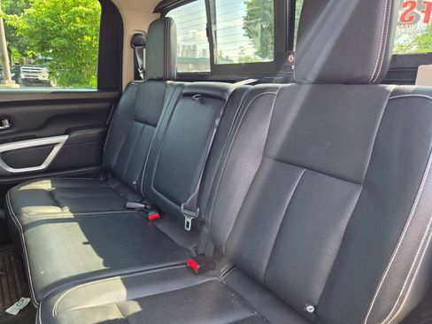 Used 2017 Nissan Titan PRO-4X w/ Pro-4x Convenience Package AWD/4WD image 22
