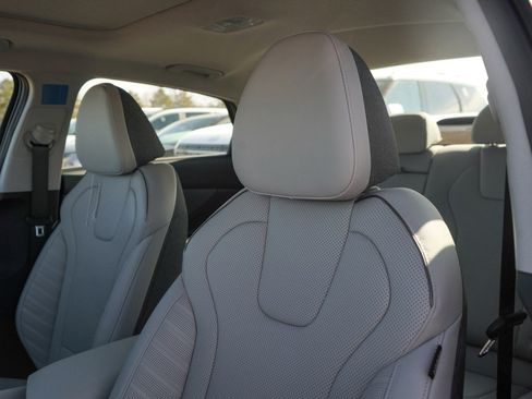 New 2026 Hyundai Elantra Limited image 17