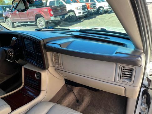 Used 2003 Cadillac Escalade AWD image 18