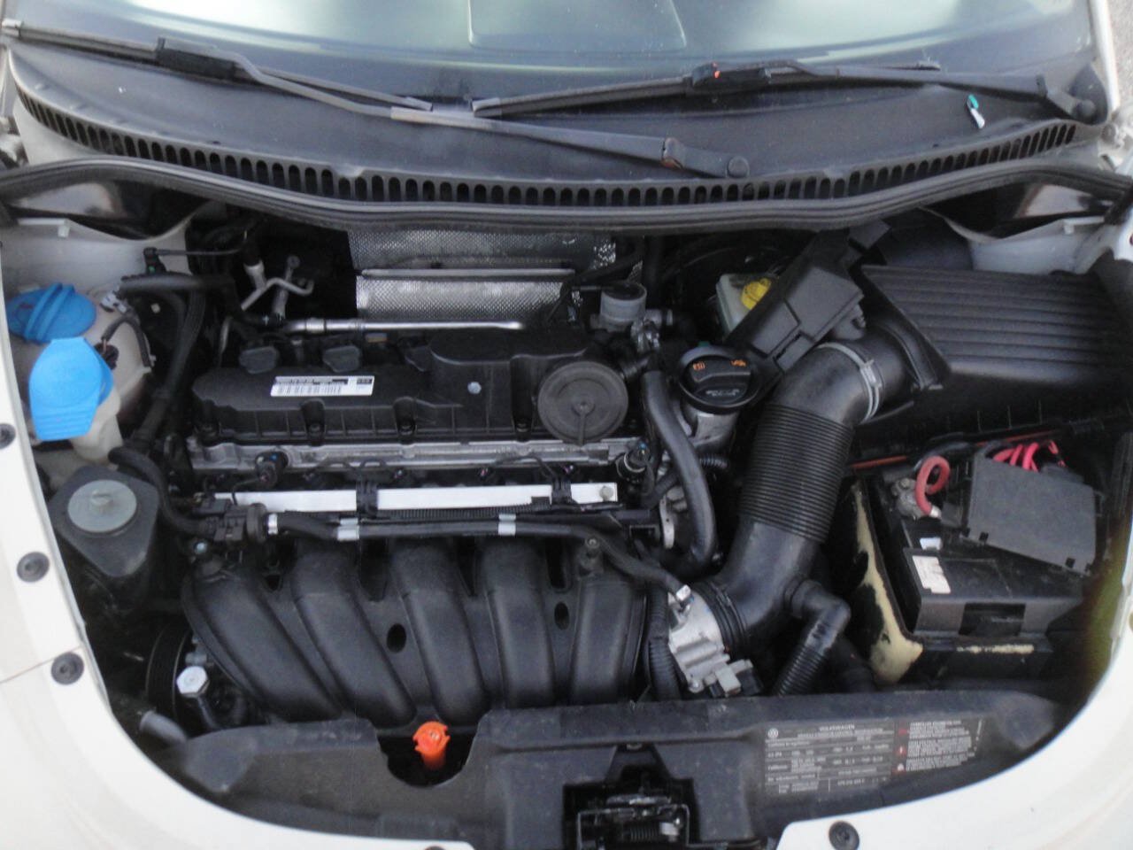 Used 2010 Volkswagen Beetle Coupe FWD image 18
