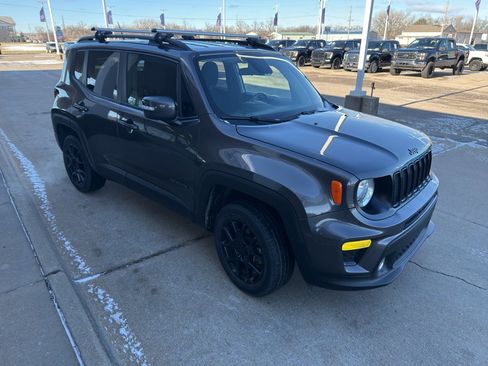 Used 2019 Jeep Renegade Altitude w/ Quick Order Package 22M image 3
