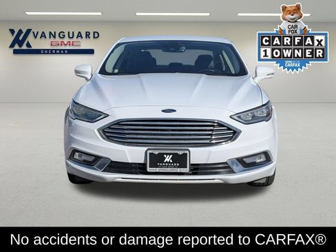 Used 2017 Ford Fusion SE w/ Equipment Group 602A FWD image 2