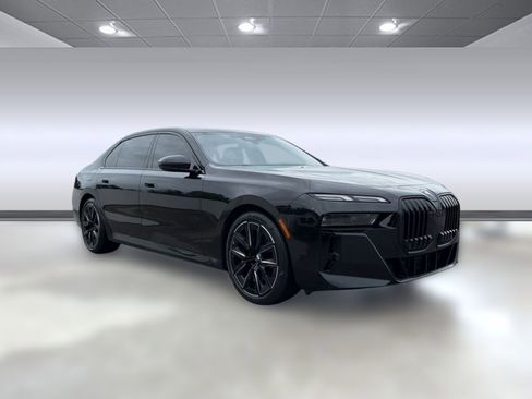 Certified 2023 BMW 740i w/ Parking Assistance Package RWD image 6