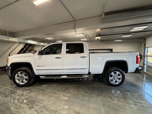 Used 2019 GMC Sierra 2500 SLT w/ Snow Plow Prep Package image 6