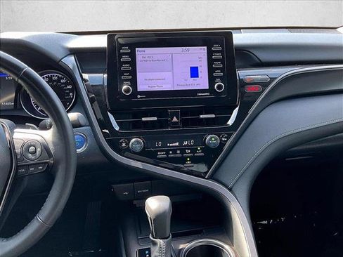 Used 2024 Toyota Camry SE FWD image 8