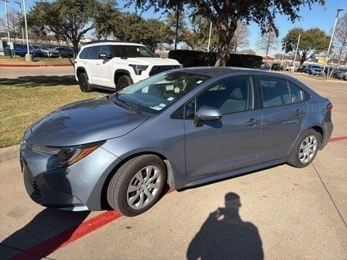 Certified 2023 Toyota Corolla LE image 2