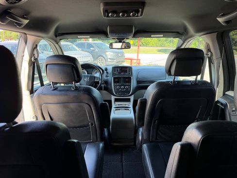 Used 2019 Dodge Grand Caravan SXT FWD image 23