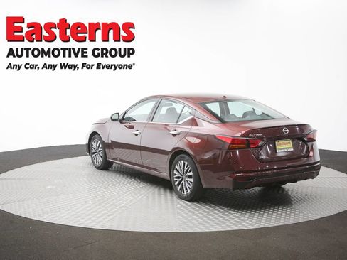 Used 2024 Nissan Altima 2.5 SV FWD image 63