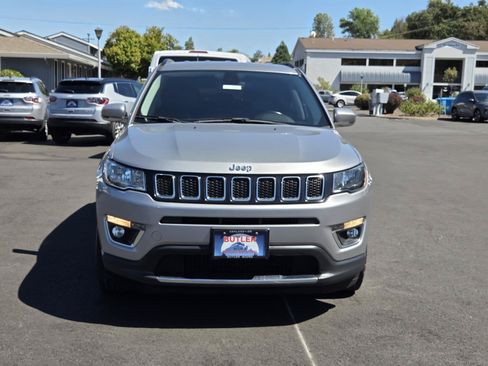 Used 2020 Jeep Compass Limited FWD image 2