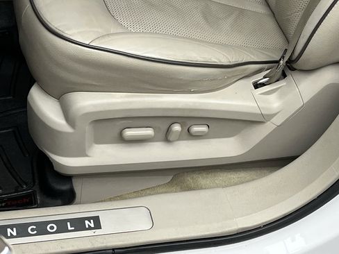 Used 2014 Lincoln MKX AWD 4dr w/ Equipment Group 102A image 11