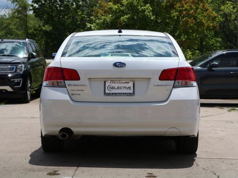 Used 2011 Subaru Legacy 2.5i Limited AWD/4WD image 8