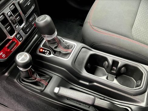 Used 2020 Jeep Gladiator Rubicon image 16