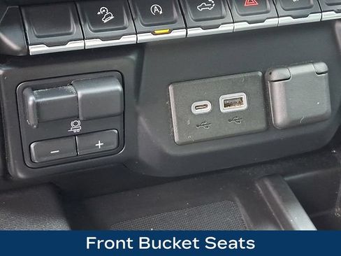 Used 2019 Chevrolet Silverado 1500 LTZ w/ LTZ Convenience Package AWD/4WD image 18
