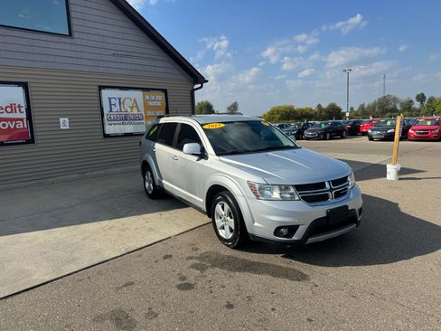 Used 2012 Dodge Journey SXT image 3