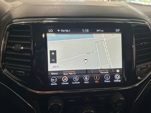 Used 2021 Jeep Grand Cherokee Overland AWD/4WD image 17